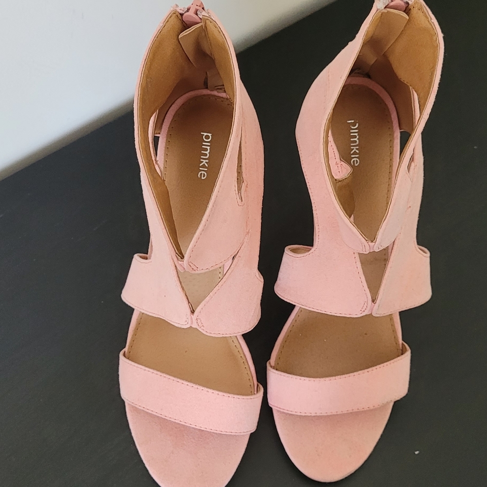 Pink high heels spartiate shoes
